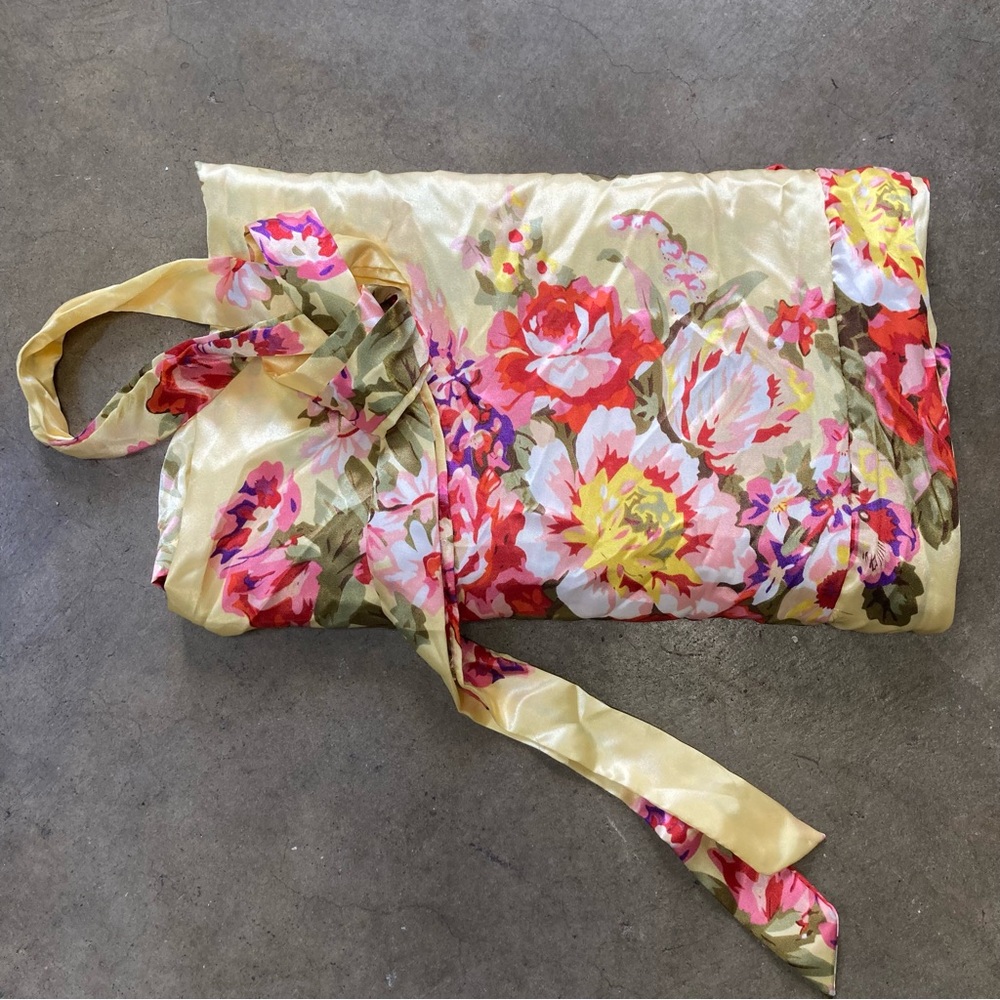 PRETTY BASH Vibrant Floral Robe in Yellow and Pink Size S